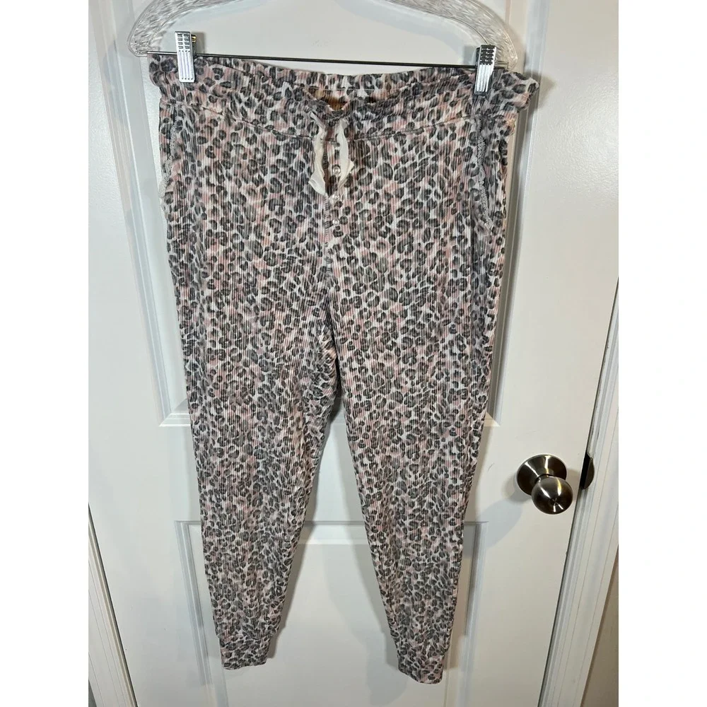 Secret Treasures Womens Pajama Pants Ribbed Leopard Print Pink‎ Gray Size M